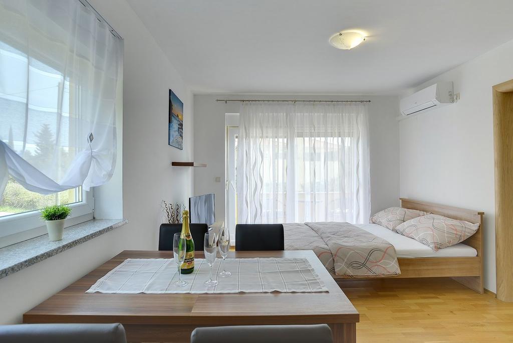 Apartments Kralj Medulin Eksteriør bilde