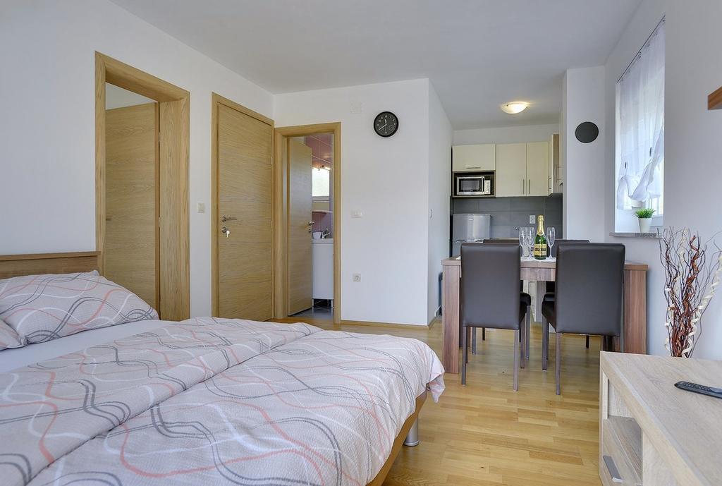 Apartments Kralj Medulin Eksteriør bilde